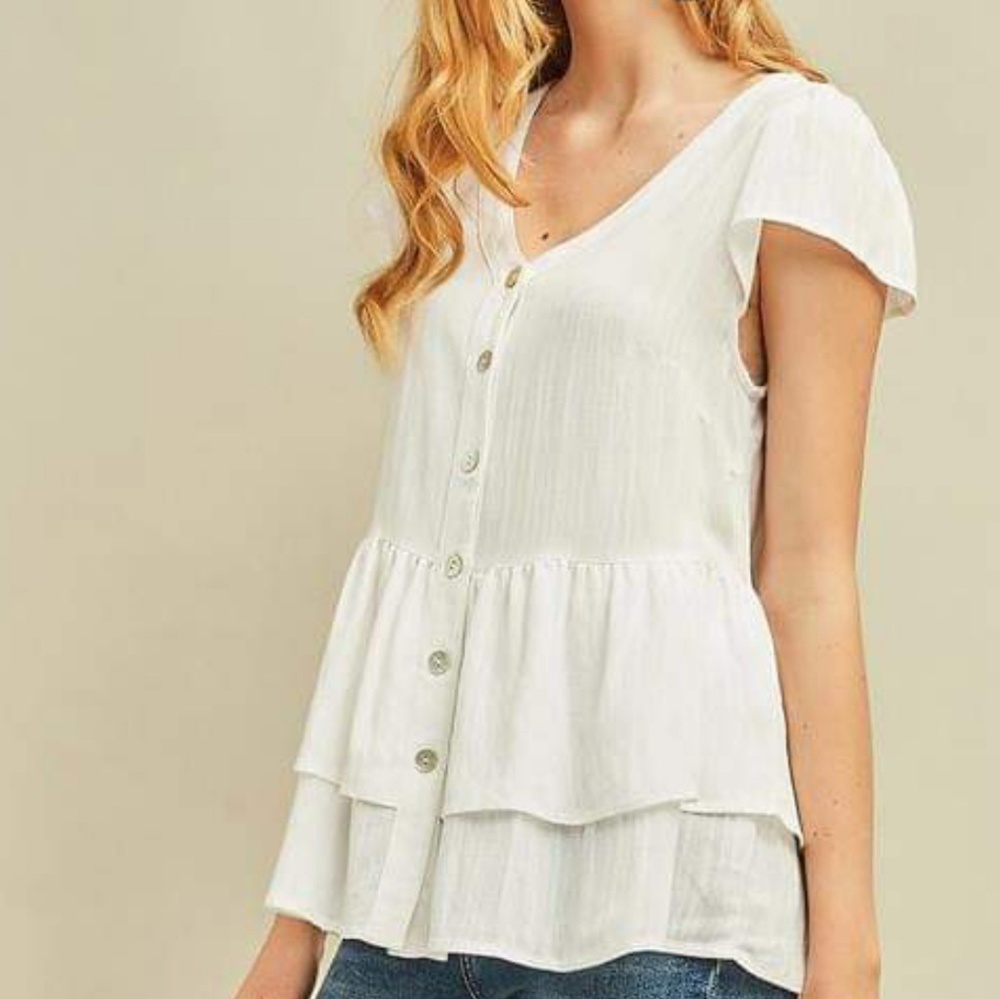 SOLD -Entro off-white button down ruffle hem shirt
